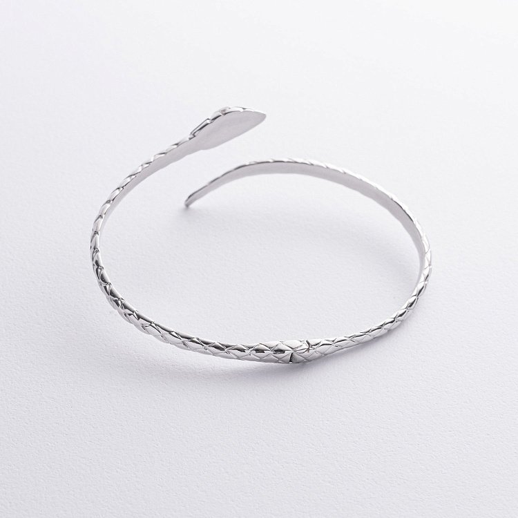 Жесткий браслет "Змея" в белом золоте (фианиты) б05530 от ювелирного магазина Оникс - 2