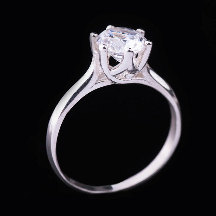 Срібний перстень з фіанітом 11816 від ювелірного магазину Онікс - 1