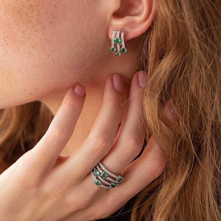 Золотое кольцо с бриллиантами и изумрудами 762пр от ювелирного магазина Оникс - 3