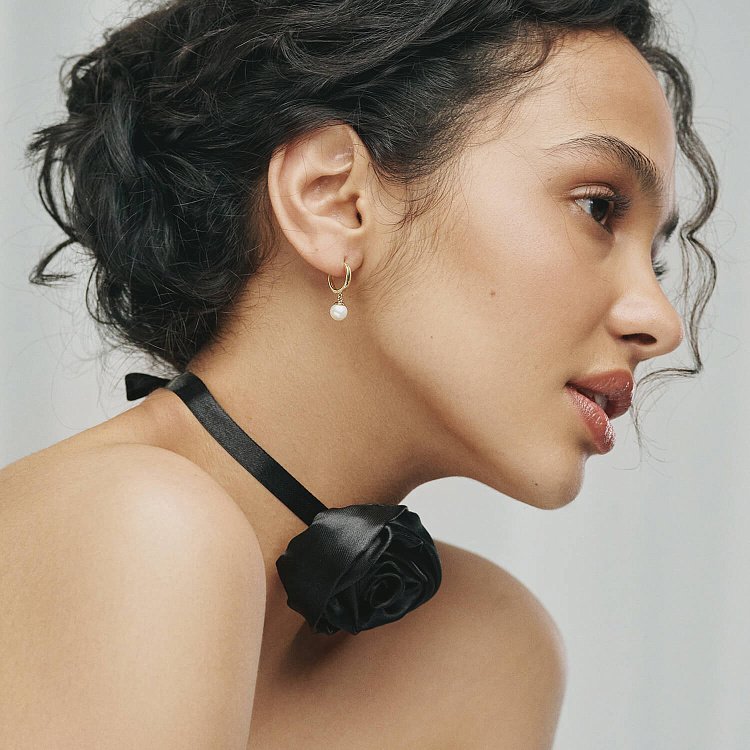 Сережки - кільця з перлами (жовте золото) с08359 від ювелірного магазину Онікс - 9