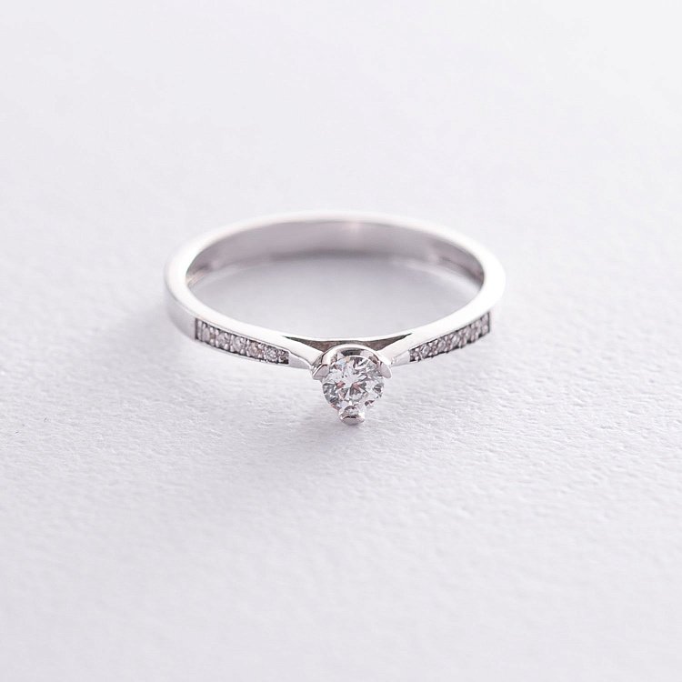 Помолвочное золотое кольцо с бриллиантами кб03033 от ювелирного магазина Оникс