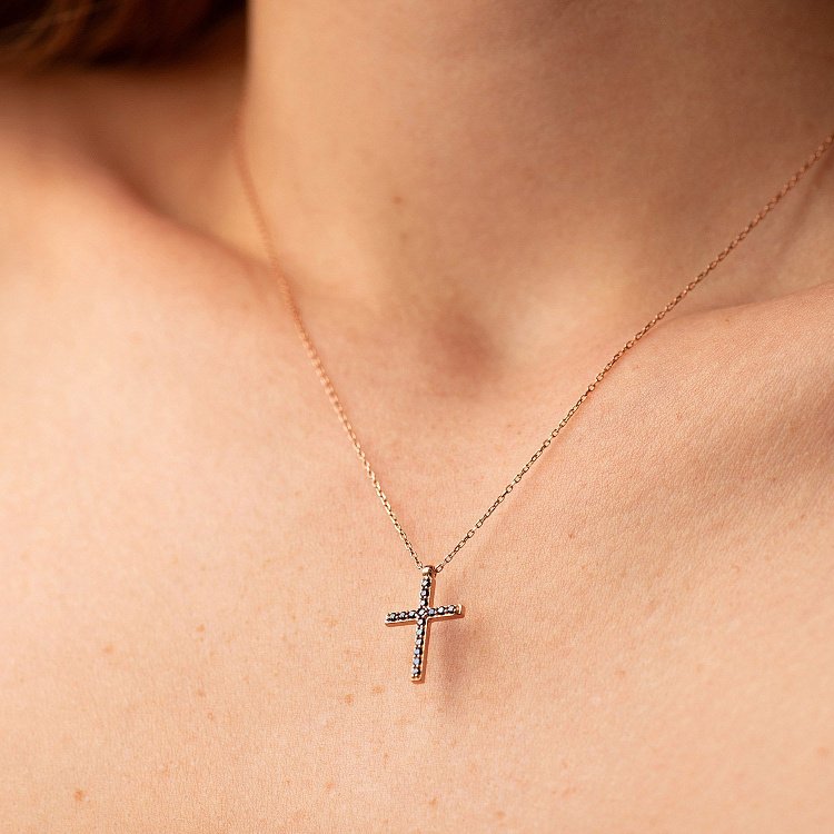 Золотое колье с крестиком (черные и белые фианиты) кол00807 от ювелирного магазина Оникс - 3