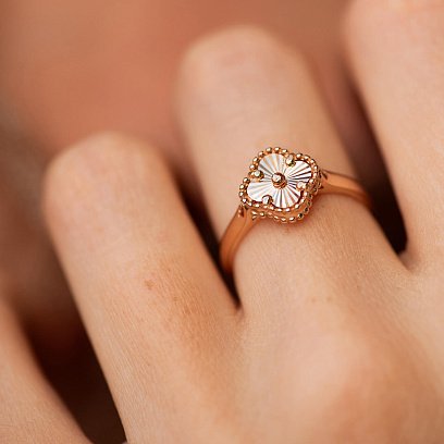 Каблучка "Конюшина" в червоному золоті к08061 №2