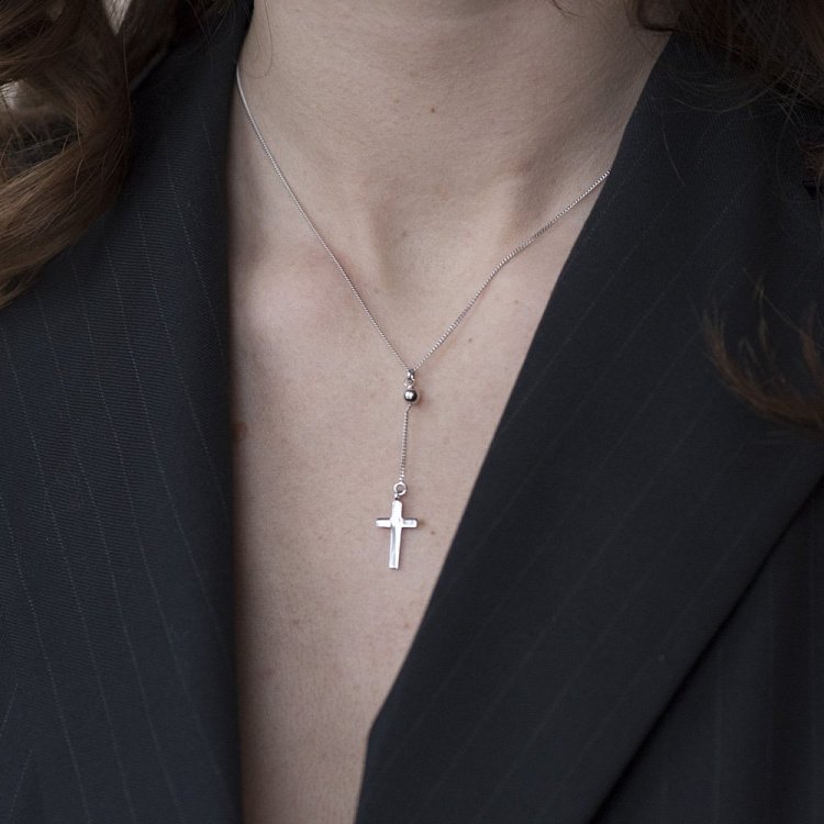 Срібне кольє з хрестиком 18615 від ювелірного магазину Онікс