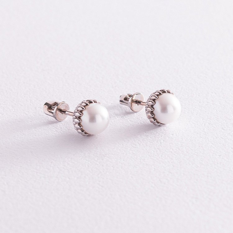 Золотые серьги - пусеты с жемчугом с07660 от ювелирного магазина Оникс