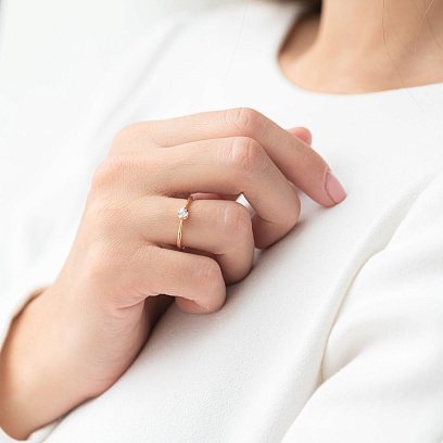 Золота заручальна каблучка з фіанітами к04205 №2