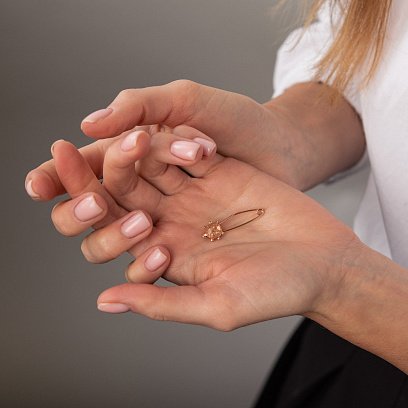 Золота шпилька "Божа корівка" зак00109 №2