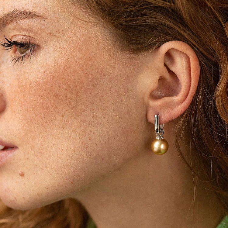 Сережки в білому золоті (культ. морські перли) с08581 від ювелірного магазину Онікс - 2