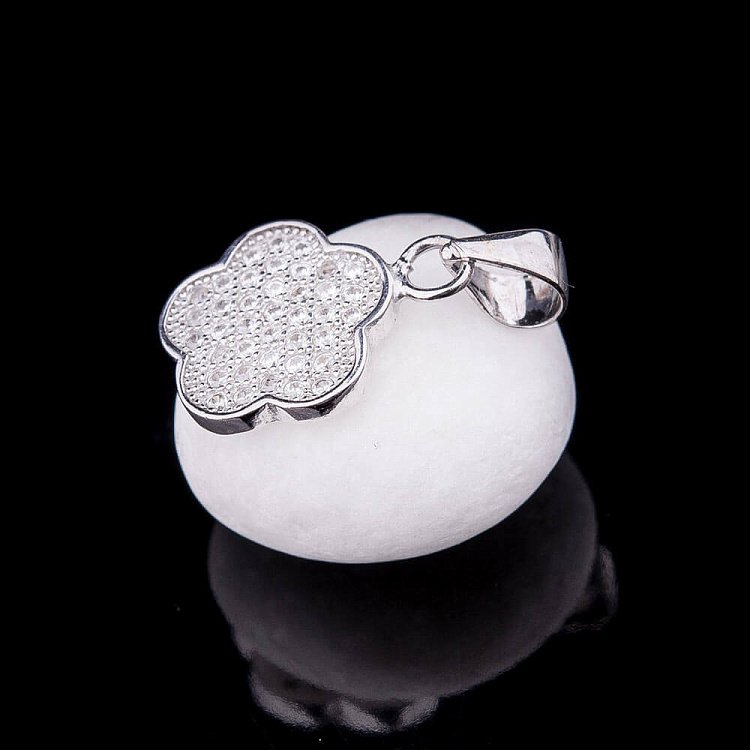Серебряная подвеска "Клевер" с фианитами 132221 от ювелирного магазина Оникс - 2