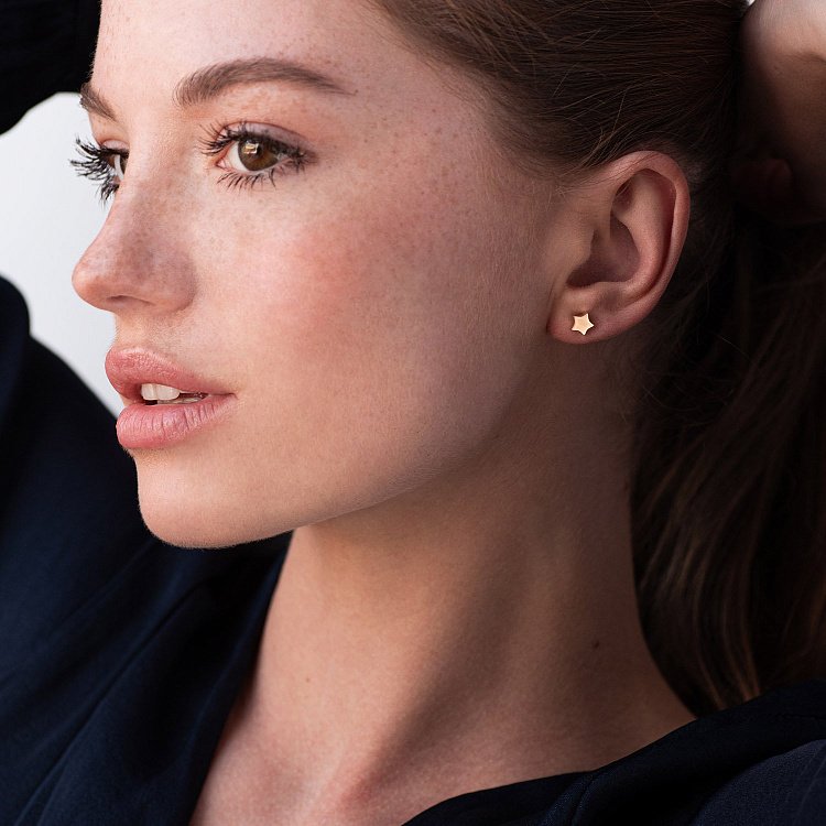 Золотые серьги-пусеты "Звездочки" с06046 от ювелирного магазина Оникс - 3