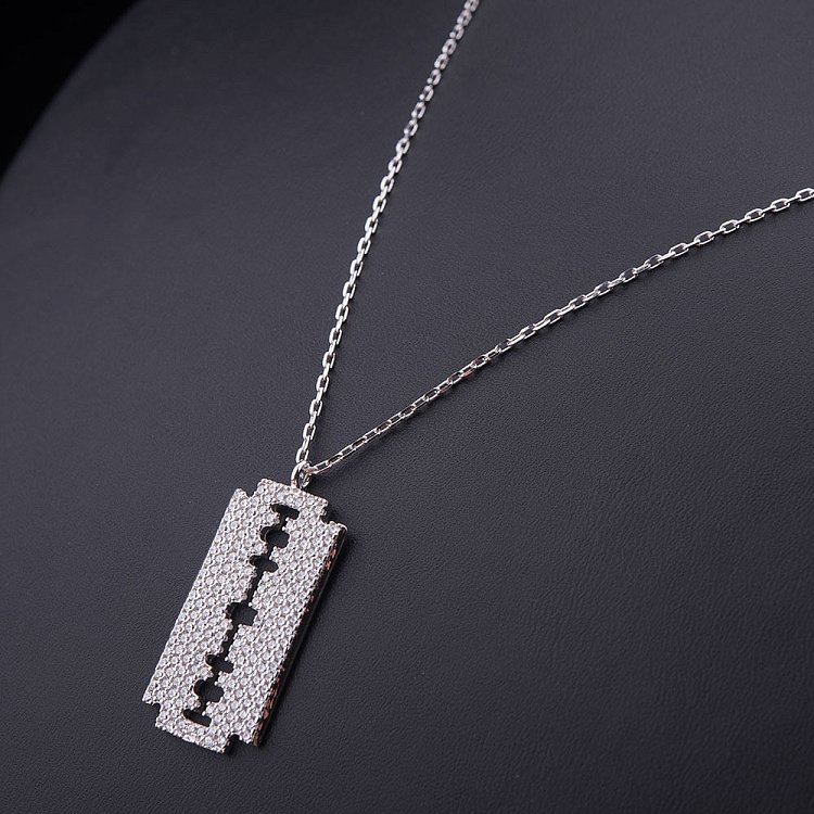 Срібне кольє "Лезо" з фіанітами 18209 від ювелірного магазину Онікс - 3