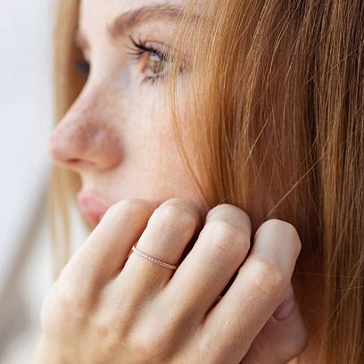 Каблучка з доріжкою діамантів (червоне золото) 217832421 №2