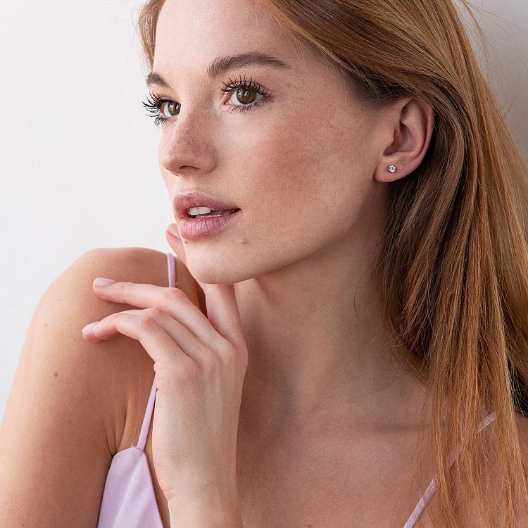 Золотые серьги - пусеты с бриллиантами 102-10012(4.0) от ювелирного магазина Оникс - 1