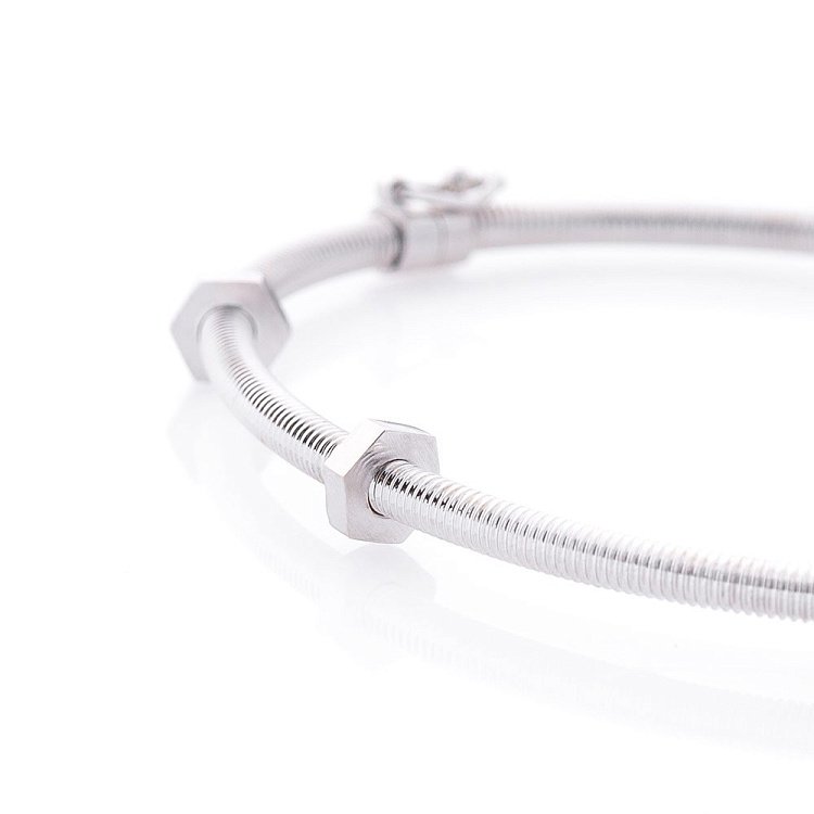 Жесткий золотой браслет б03694 от ювелирного магазина Оникс - 1