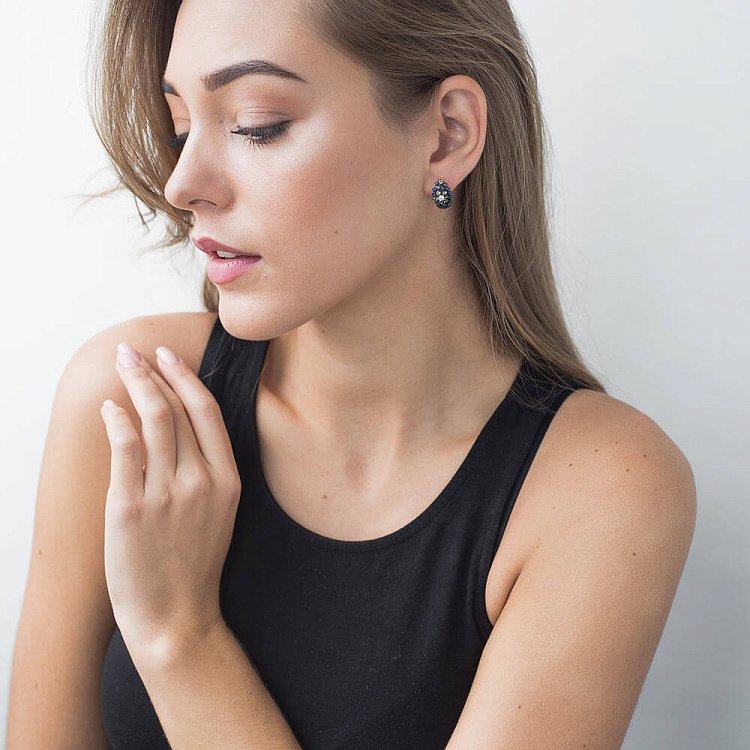 Золоті сережки з сапфірами, діамантами, демантоидами сб0070gm від ювелірного магазину Онікс - 2