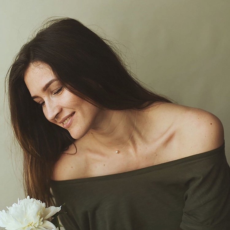 Перлина на лісці з культ. прісн. перлами (золота застібка) кол01109 від ювелірного магазину Онікс