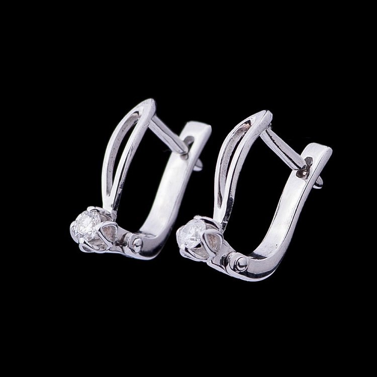 Золотые серьги с бриллиантами е0696б от ювелирного магазина Оникс