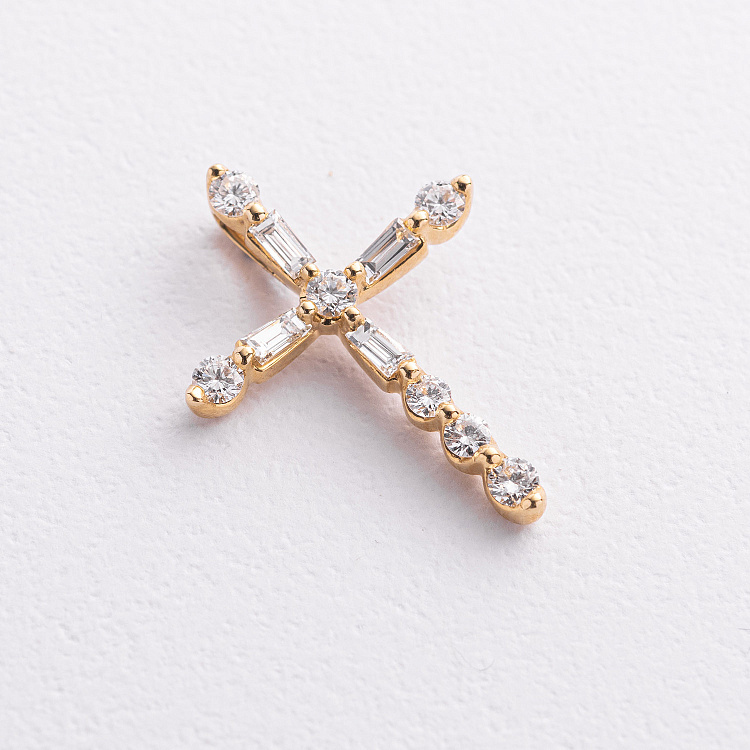 Хрестик у жовтому золоті з діамантами пб0362nl від ювелірного магазину Онікс