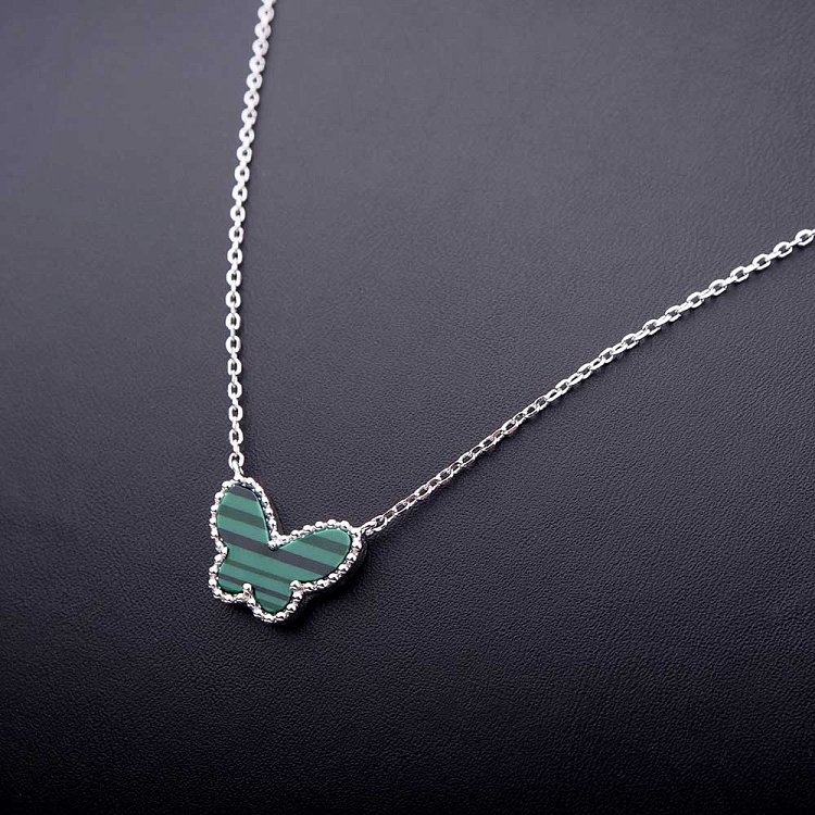 Срібне кольє "Метелик" з ім. малахіт 18218 від ювелірного магазину Онікс