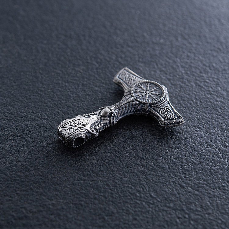 Срібний кулон - молот "Шолом жаху із черепом" 7043 від ювелірного магазину Онікс - 7