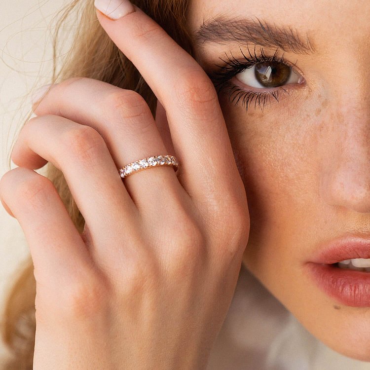 Кольцо с дорожкой камней в красном золоте (фианиты) к07388 от ювелирного магазина Оникс - 6