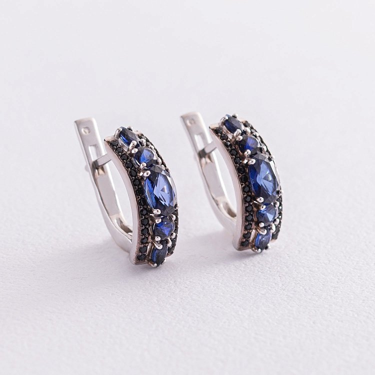 Срібні сережки з сапфірами і фіанітами 2943/9р-NSPH від ювелірного магазину Онікс