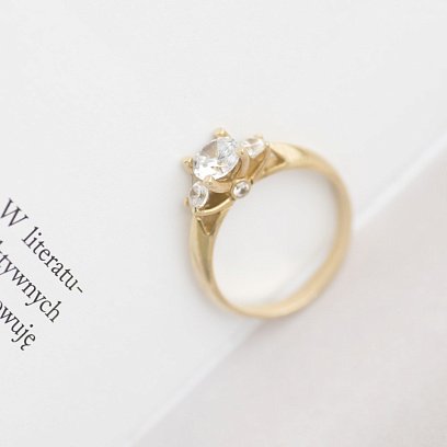 Золотое помолвочное кольцо с фианитами к05886 №9