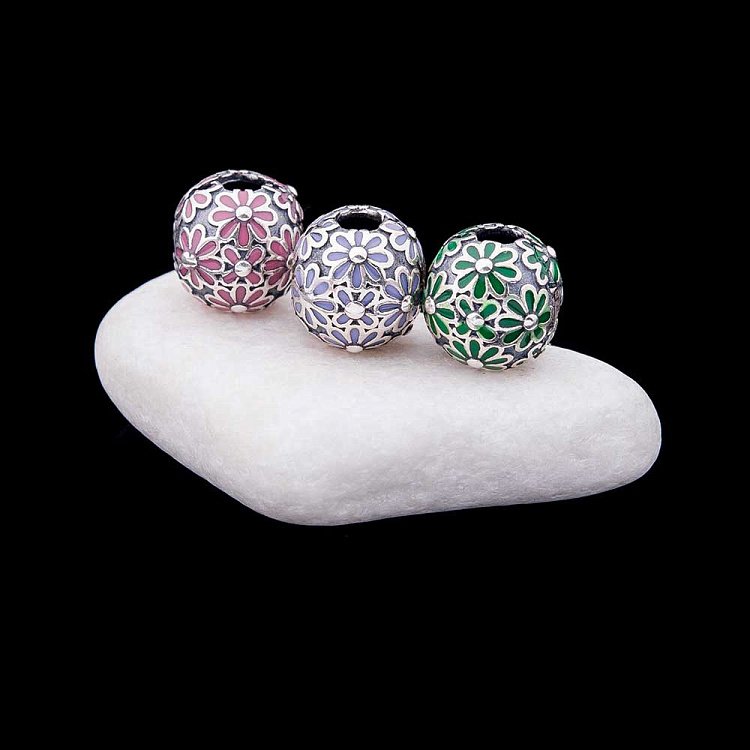 Серебряный шарм "Цветочки" с эмалью 132309ф от ювелирного магазина Оникс - 2
