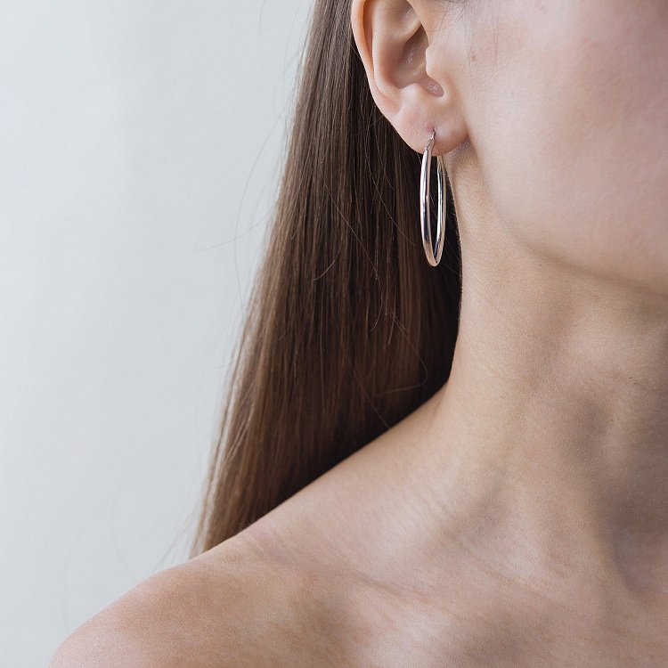 Серебряные серьги-кольца 122566 от ювелирного магазина Оникс - 2