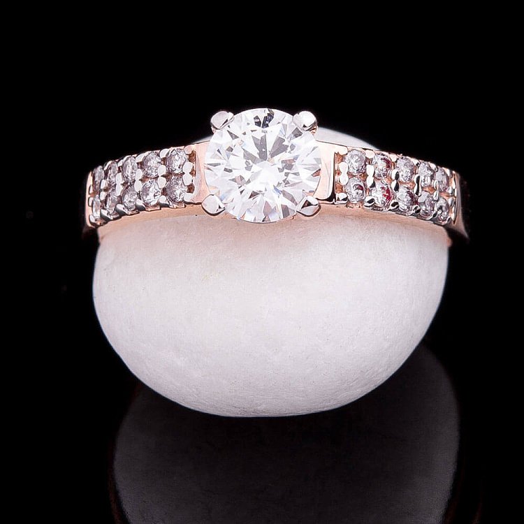 Заручальна каблучка з фіанітами к04287 від ювелірного магазину Онікс - 2