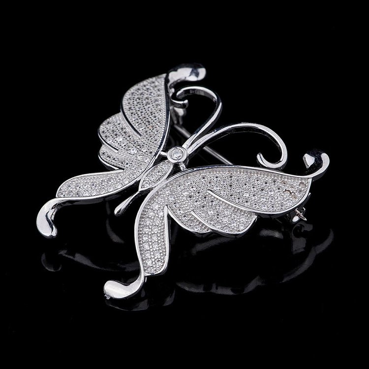 Срібна брошка "Метелик" з фіанітами 16097 від ювелірного магазину Онікс