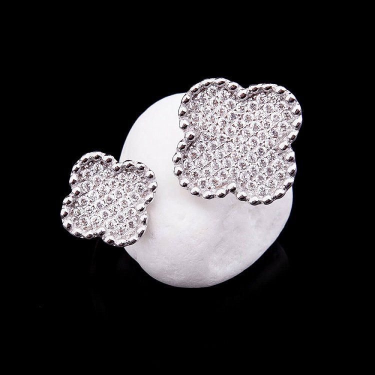 Срібний перстень з фіанітами 111753 від ювелірного магазину Онікс - 4