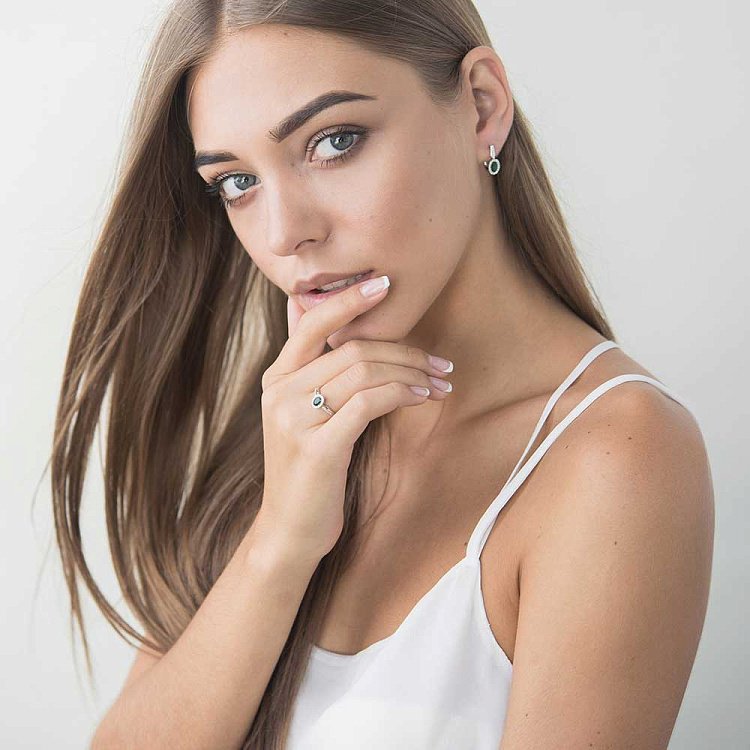 Золотые серьги с бриллиантами и изумрудами E30022RA1 от ювелирного магазина Оникс - 7