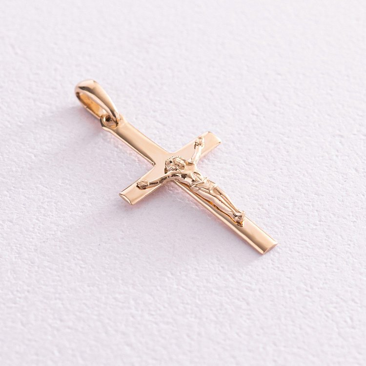 Золотой крестик с распятием п03624 от ювелирного магазина Оникс