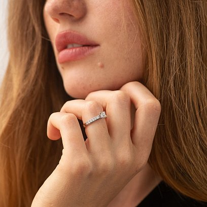 Помолвочное золотое кольцо с бриллиантами 239751121 №4