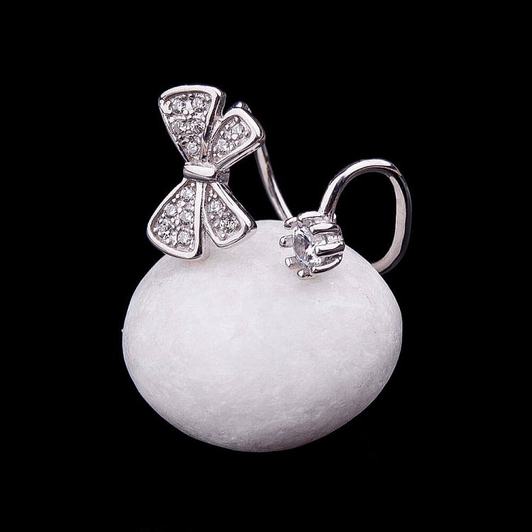 Серебряная серьга-каффа "Бабочка" с фианитами 121708 от ювелирного магазина Оникс