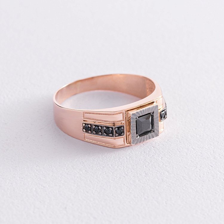 Мужская золотая печатка с черными фианитами к06055 от ювелирного магазина Оникс - 2