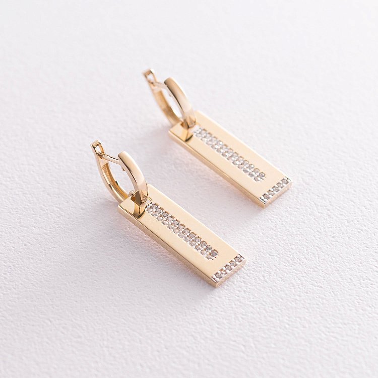 Серьги в желтом золоте с фианитами с07164 от ювелирного магазина Оникс