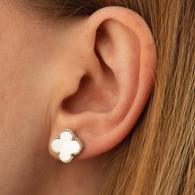 Серебряные серьги - пусеты "Клевер" (шт. перламутр) OR128220п от ювелирного магазина Оникс - 3