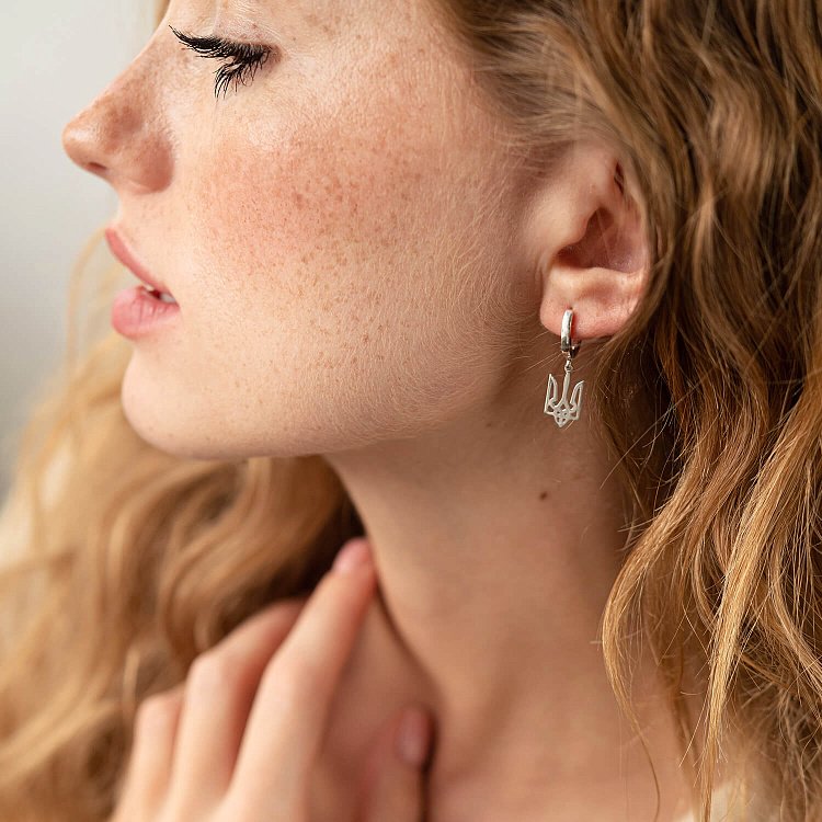 Асиметричні срібні сережки "Герб України - Тризуб" 123242 - 8 Асиметричні срібні сережки "Герб України - Тризуб" 123242 від ювелірного магазину Онікс - 8