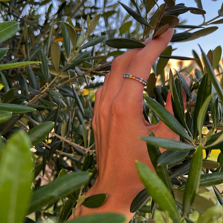 Золотое кольцо с дорожкой разноцветных натуральных камней к07582 - 4 Золотое кольцо с дорожкой разноцветных натуральных камней к07582 от ювелирного магазина Оникс - 4