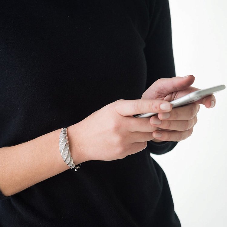 Жіночий браслет з фіанітами б00928 від ювелірного магазину Онікс - 4