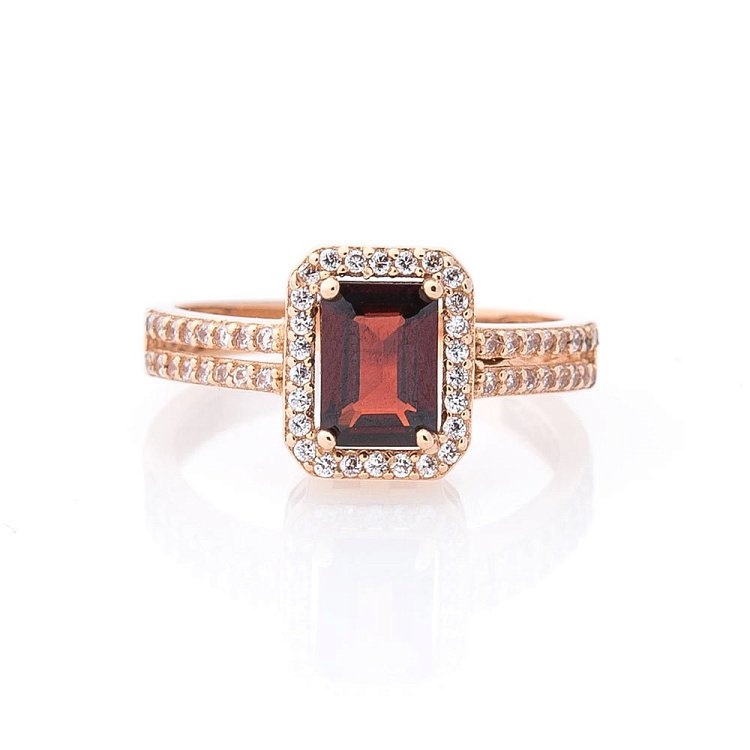 Золота каблучка з піропом (гранатом) і фіанітами к05085 від ювелірного магазину Онікс - 3