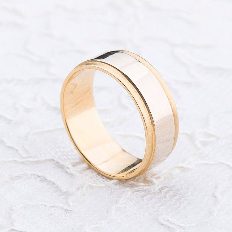 Обручальное кольцо обр000402 от ювелирного магазина Оникс