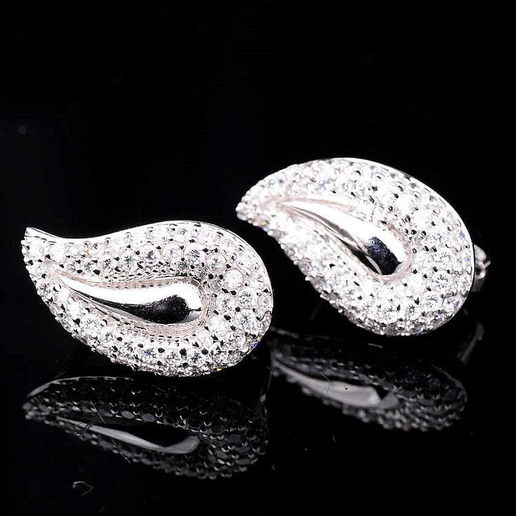 Срібні сережки з фіанітами 121401 від ювелірного магазину Онікс