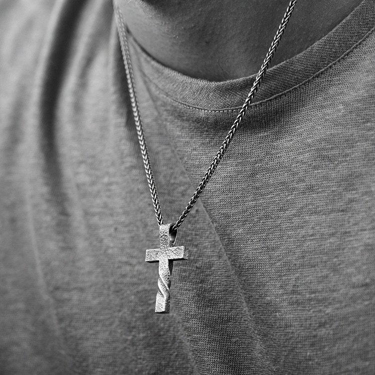 Серебряный крестик с чернением 7092 от ювелирного магазина Оникс - 2