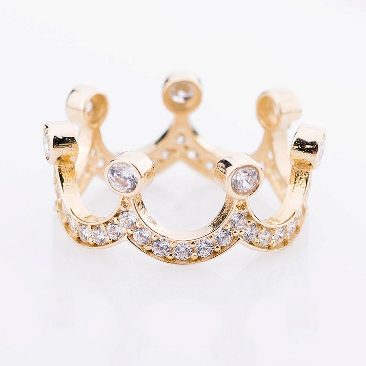 Золота каблучка "Корона" (фіаніти) к04765 від ювелірного магазину Онікс