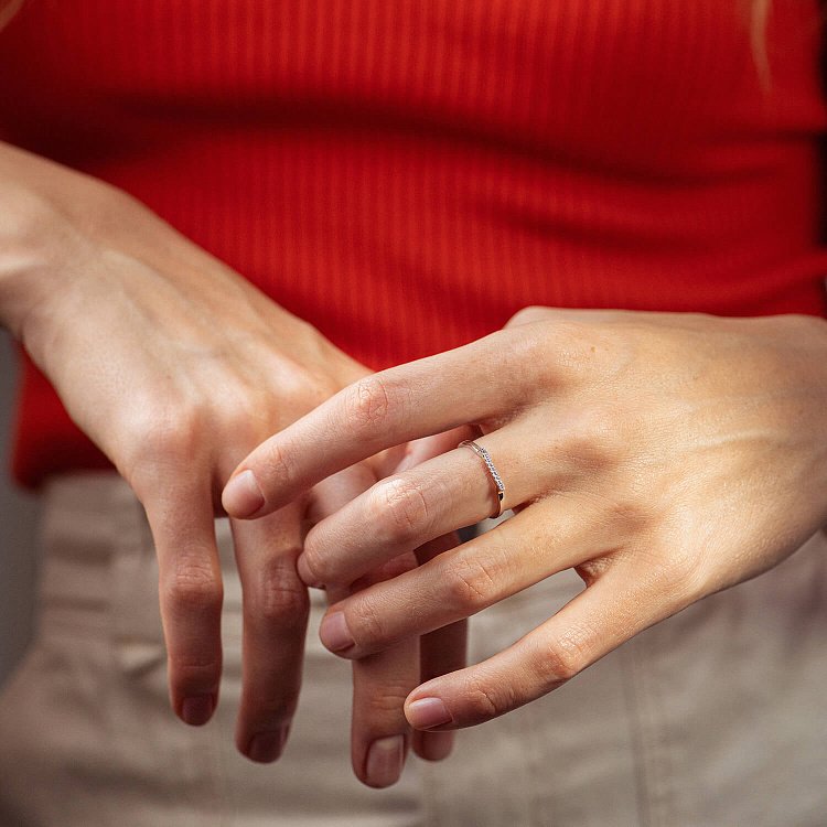 Каблучка "Astrid" у білому золоті (фіаніти) к07522 від ювелірного магазину Онікс - 3