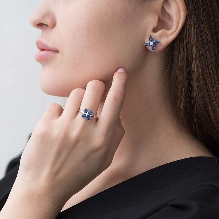 Золоті сережки-пусети "Конюшина" (сапфір, діамант) сб0215gl від ювелірного магазину Онікс - 1