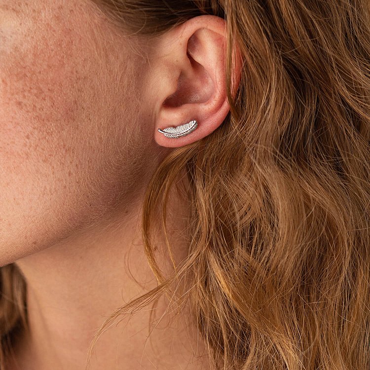 Сережки - пусети "Пір'їнки" у білому золоті с08017 від ювелірного магазину Онікс - 1